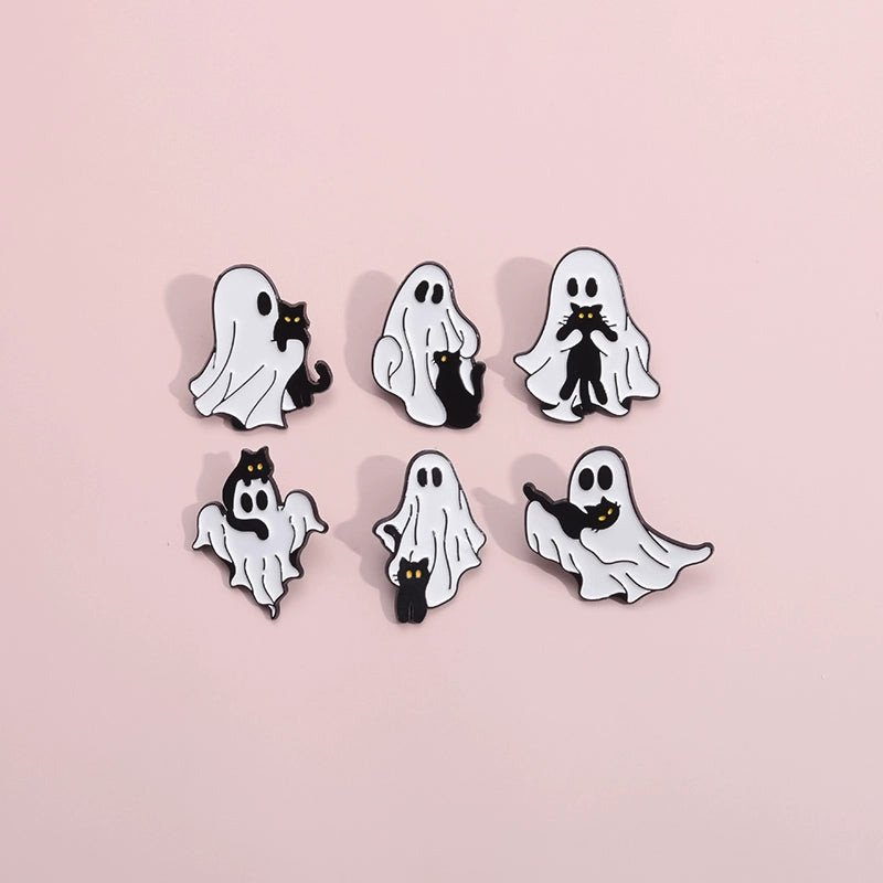 Halloween essentials Black cat White ghost brooch Metal badge Personality pin Student bag ornament Halloween medal