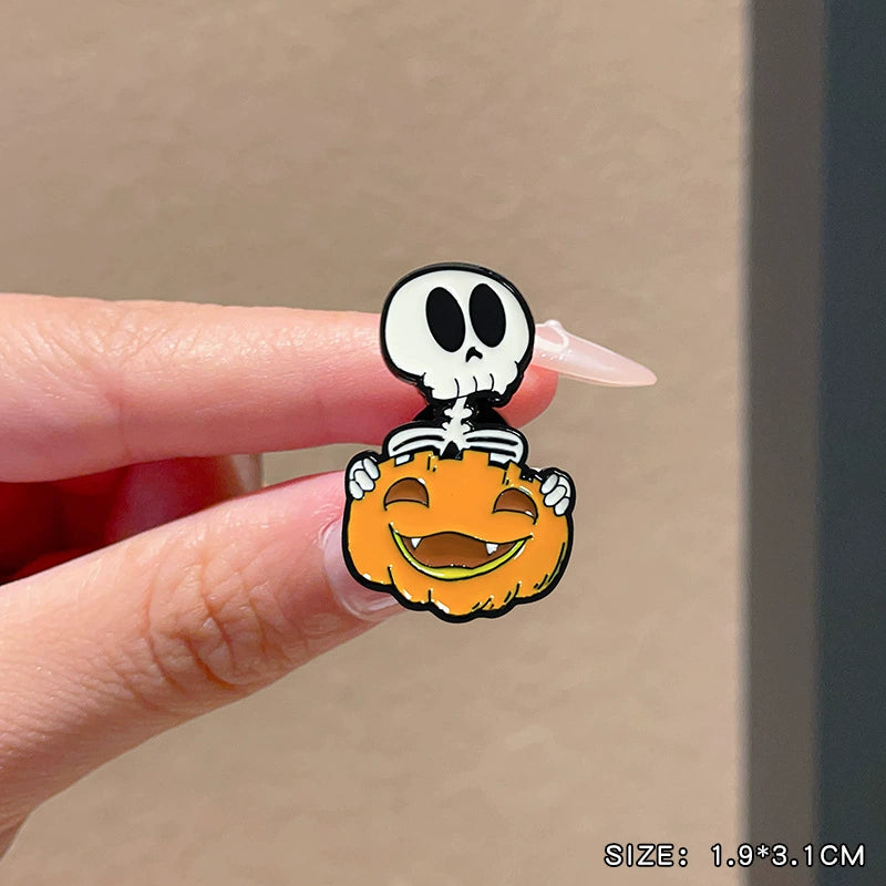 Halloween must-have little ghost brooch pumpkin pin Japanese cute metal badge Halloween decoration men's and women's clothes bag accessories
