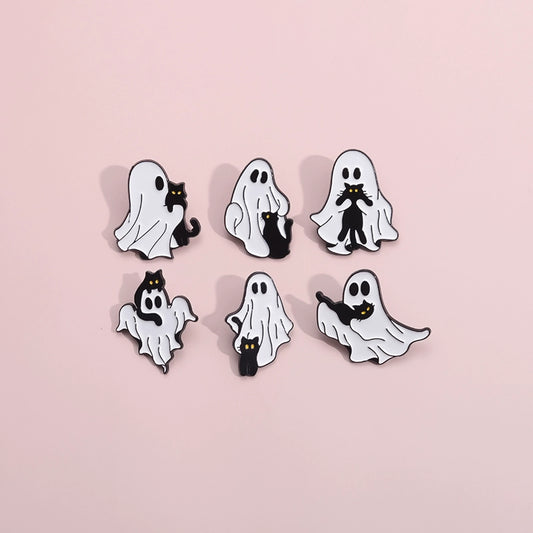 Halloween essentials Black cat White ghost brooch Metal badge Personality pin Student bag ornament Halloween medal