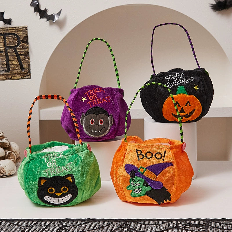 Halloween must-have small gifts, children's candy bags, buckets, kindergarten pumpkins, candy baskets, scene arrangement props