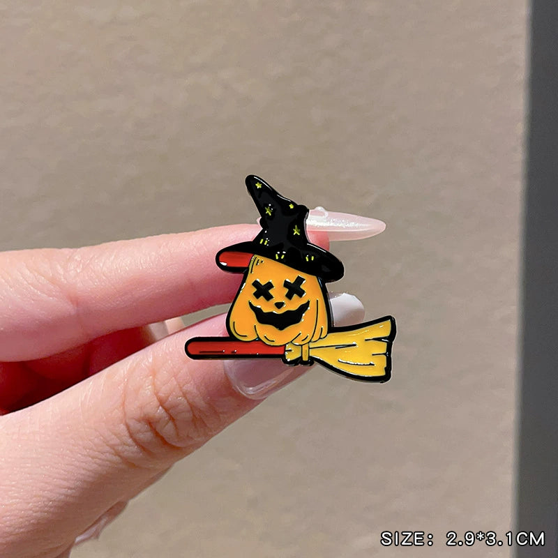 Halloween must-have little ghost brooch pumpkin pin Japanese cute metal badge Halloween decoration men's and women's clothes bag accessories