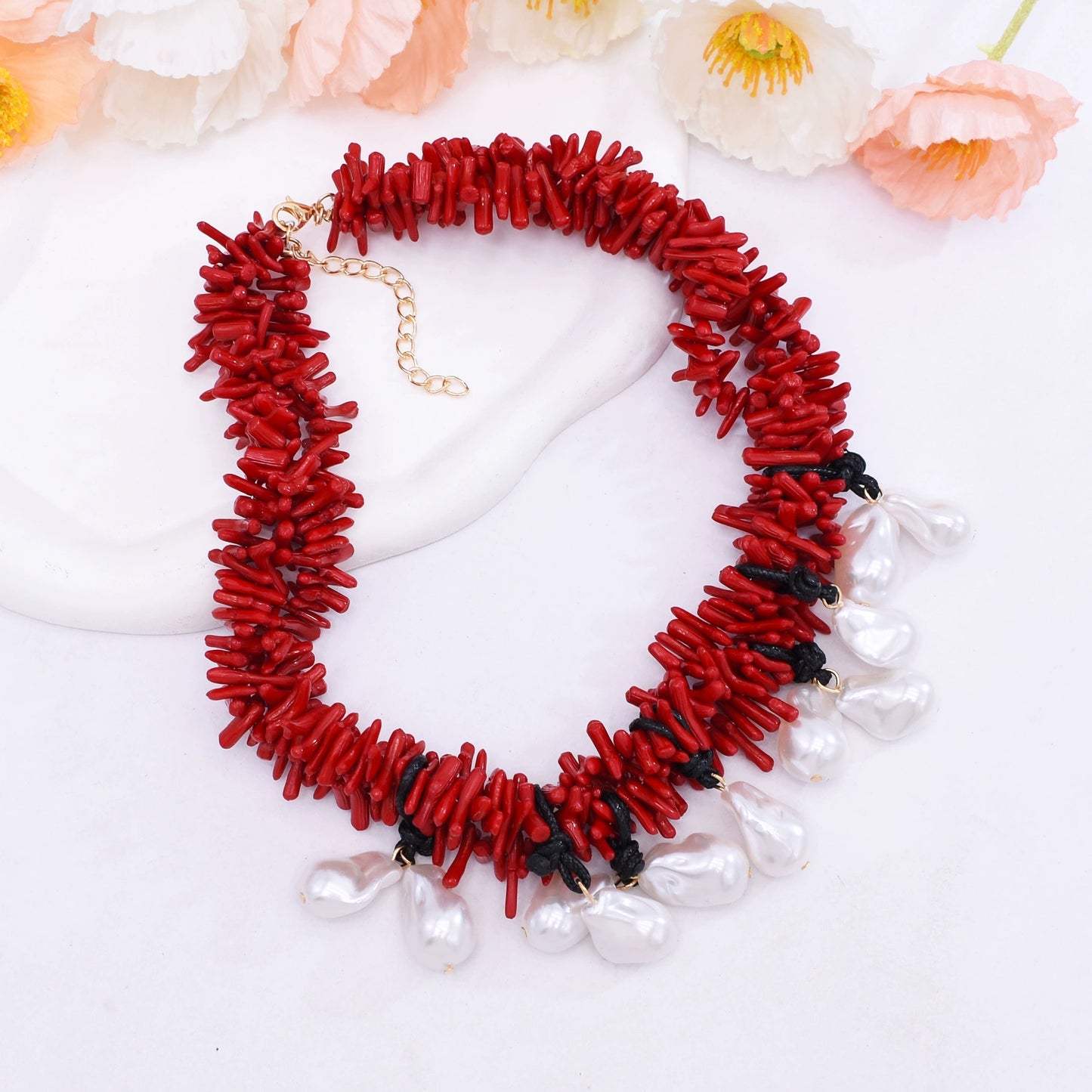 New European and American style necklace, summer beach style light luxury coral red irregular handmade imitation pearl red collarbone chain